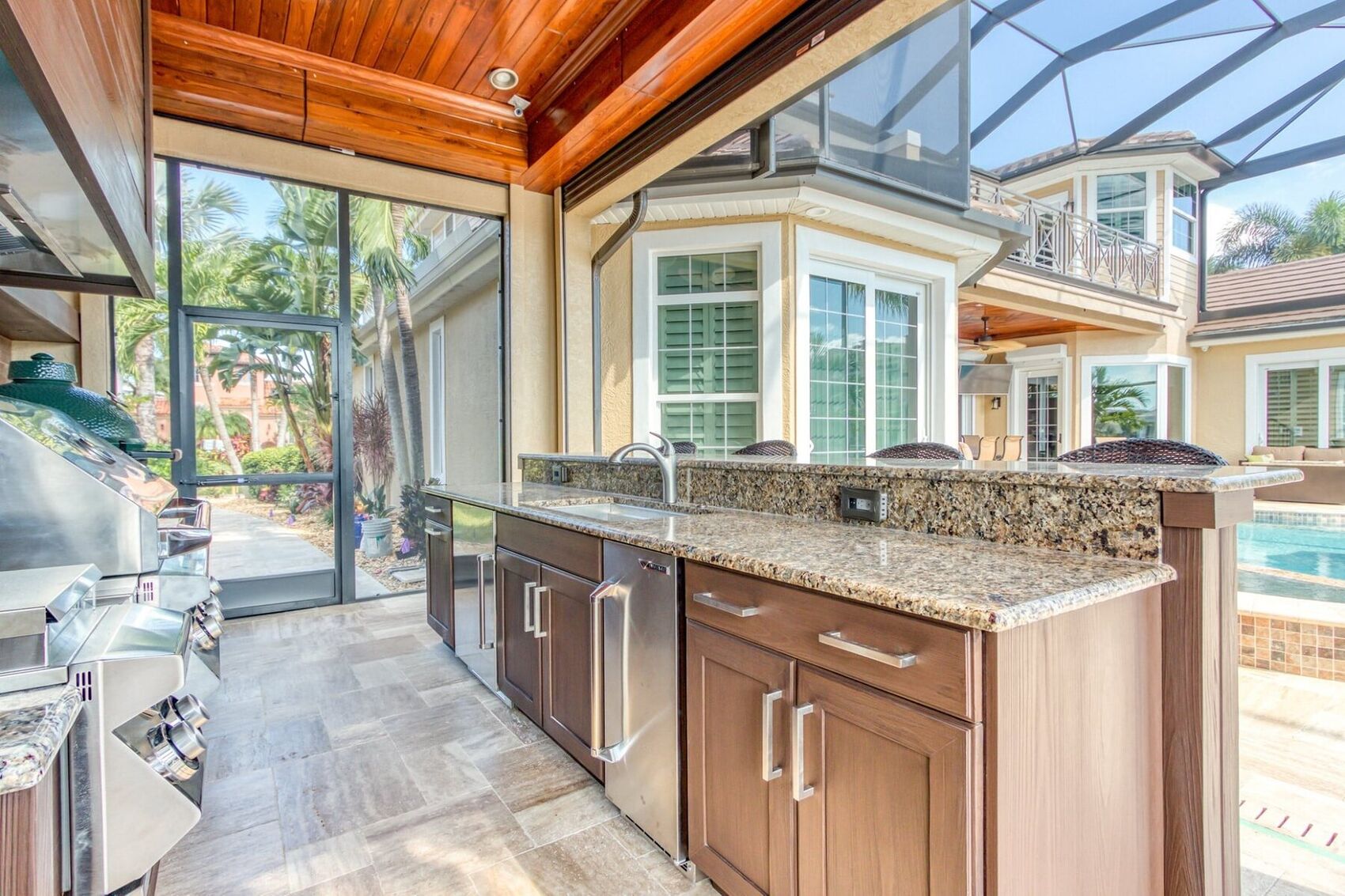 Weatherproof outdoor kitchen cabinets